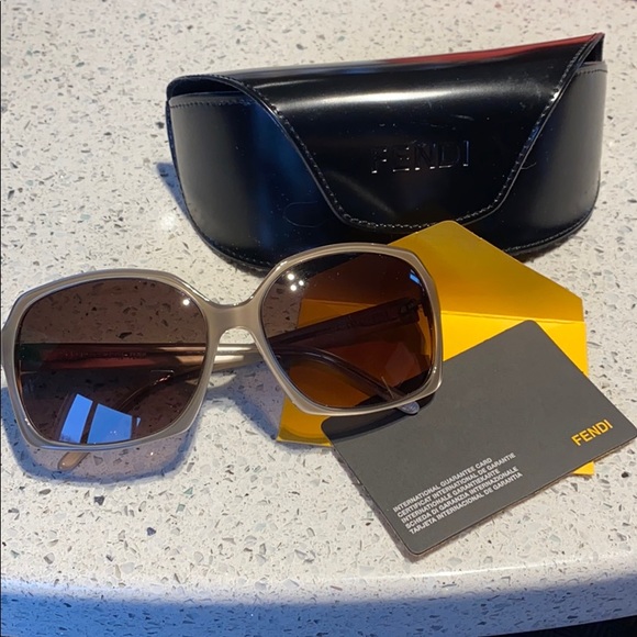 Fendi sunglasses - Picture 9 of 9